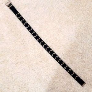 Double latch style belt